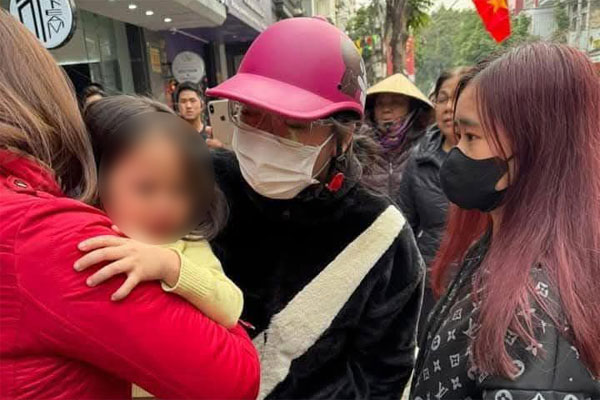 Tạm đình chỉ công tác giáo viên để người lạ vào trường dẫn trẻ mầm non đi-2