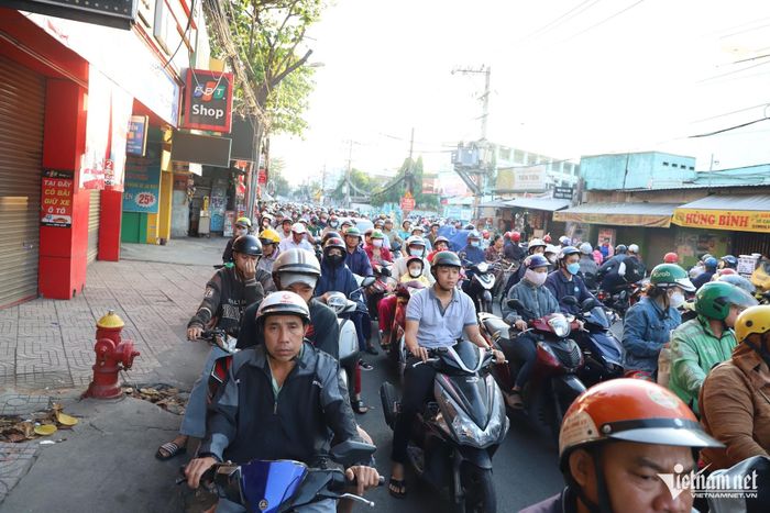 15 ngày áp dụng Nghị định 168: Người dân nghiêm ngắn chờ đèn đỏ, tai nạn giảm sâu-7