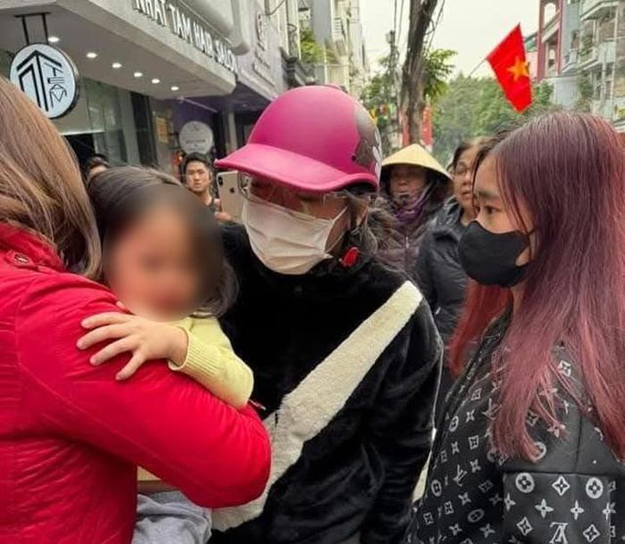 Thông tin mới vụ bé gái 3 tuổi bị cô gái 18 tuổi dẫn đi khỏi trường mầm non-2