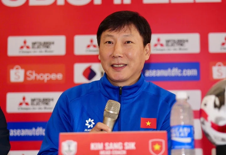 Vô địch AFF Cup 2024, HLV Kim Sang-sik hưởng đặc quyền bất ngờ-1