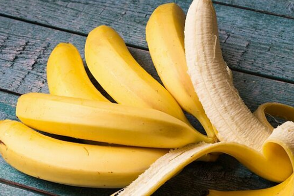 Điều gì xảy ra khi bạn ăn chuối lúc bụng đói?-2