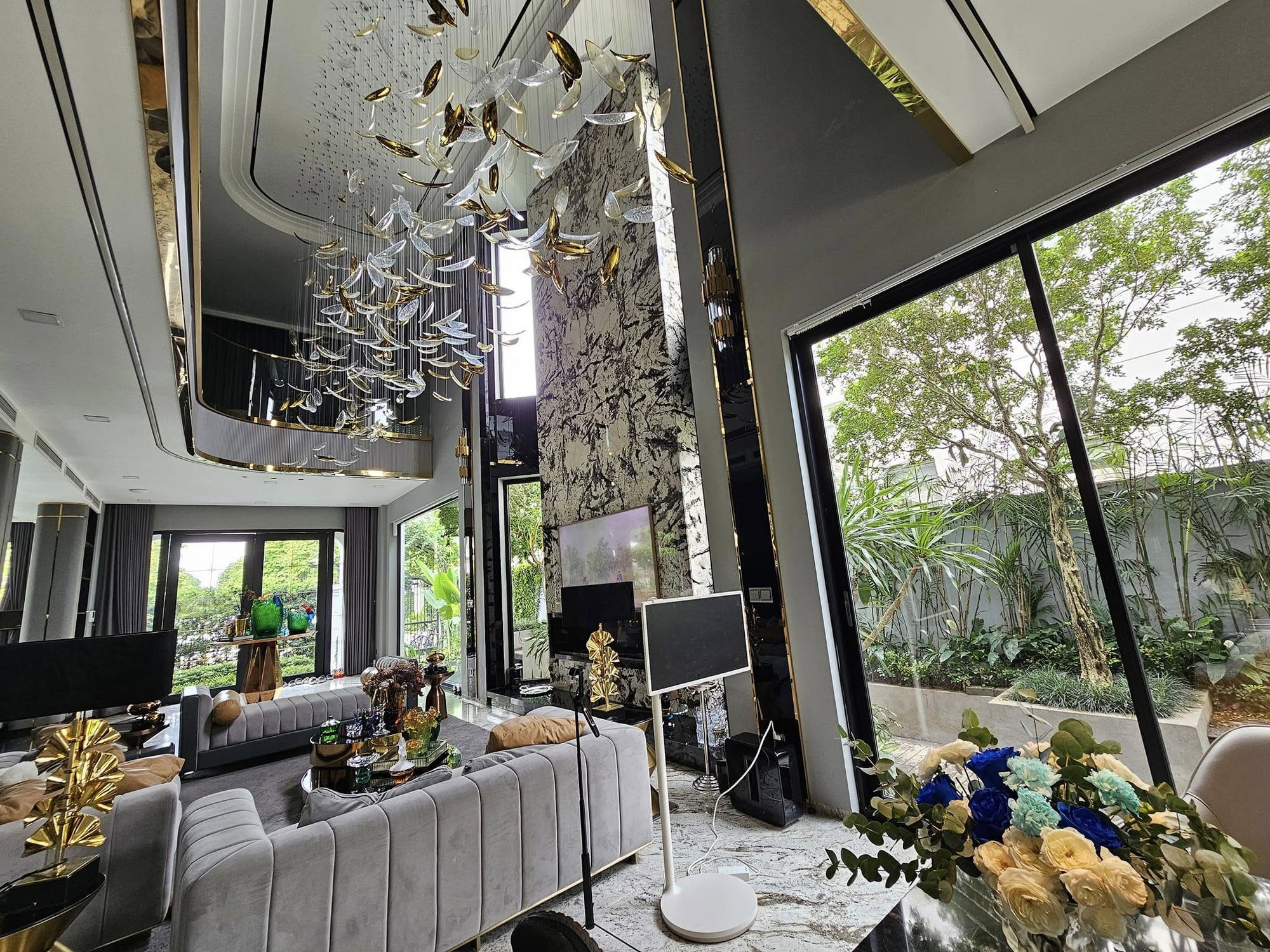 Làm con dâu tỷ phú Phạm Nhật Vượng, Á hậu Phương Nhi sẽ về ở khu biệt thự 500 tỷ - nơi nhiều sao Việt sinh sống?-8