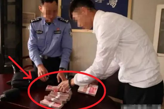 Nhặt được tiền rơi, người đàn ông mang trả bị tố cáo “ăn cắp” 170 triệu: Tòa án đưa phán quyết cuối cùng