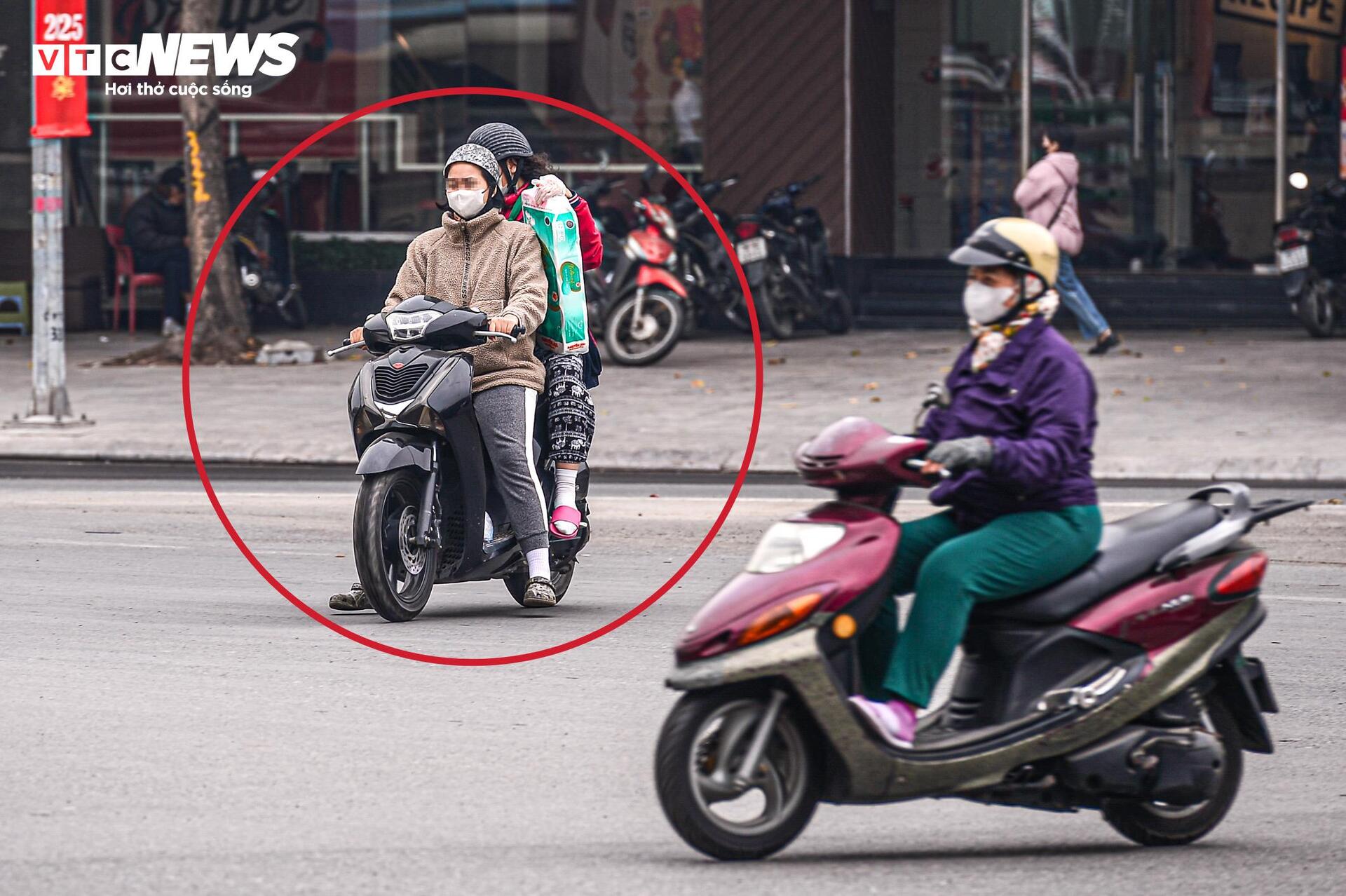 Lắp camera phạt nguội, tài xế che biển số phóng ngược chiều tại nút giao 4 tầng-14