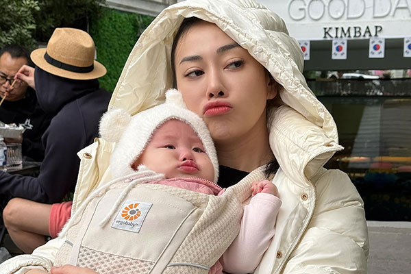 Phương Oanh khoe biệt thự bạc tỷ trang hoàng đón Tết-23