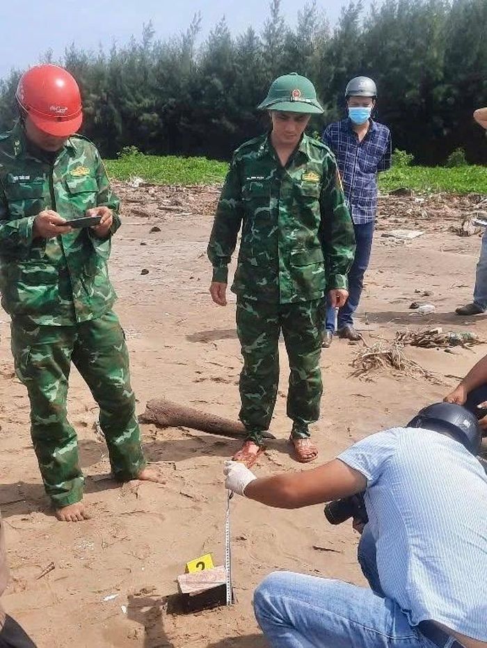 11 gói nghi là ma túy dạt vào bãi biển tỉnh Trà Vinh-1