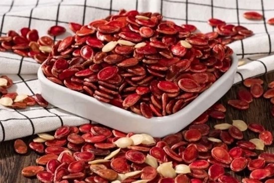 Loại hạt đỏ tươi được ví như 'mỏ vàng' dinh dưỡng, Tết đến nhà nào cũng có