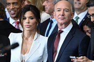 Bạn gái tỷ phú Jeff Bezos mặc phản cảm trong lễ nhậm chức của ông Trump