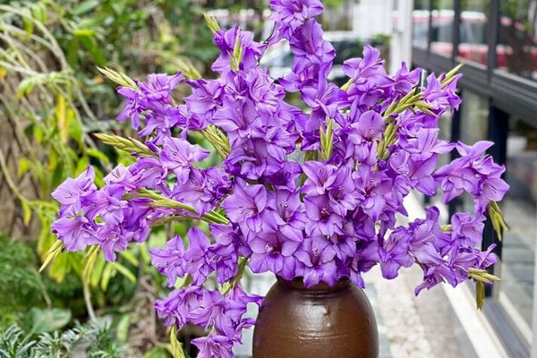 Cách cắm hoa tươi cả tháng với dây đồng-3