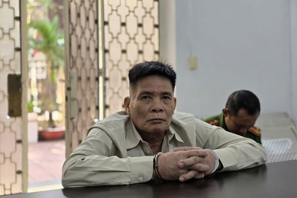 Điều tra vụ con trai đổ xăng đốt nhà làm mẹ ruột bị bỏng nặng-2