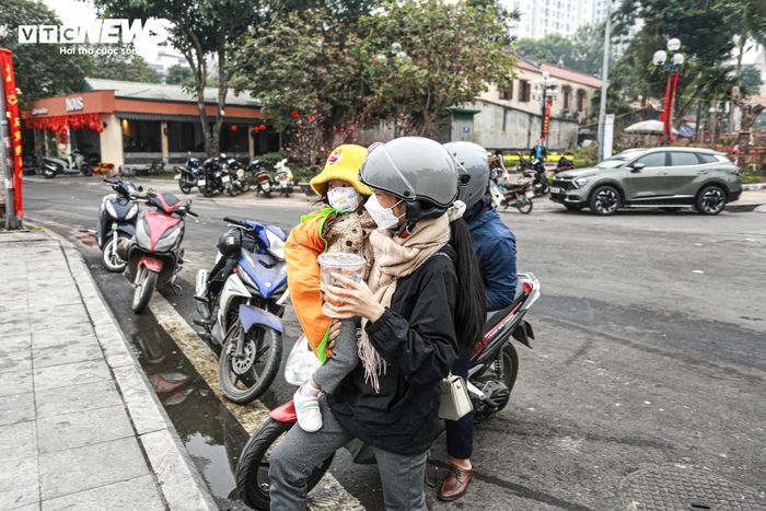 Cá chép đu dây xuống sông Hồng tiễn ông Công ông Táo về trời-12