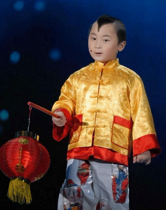 Bi kịch của em bé trong tranh Tết nổi tiếng: Là công cụ kiếm tiền của gia đình, cuối cùng ra đi đau đớn vì câu nói 12 chữ của mẹ-4