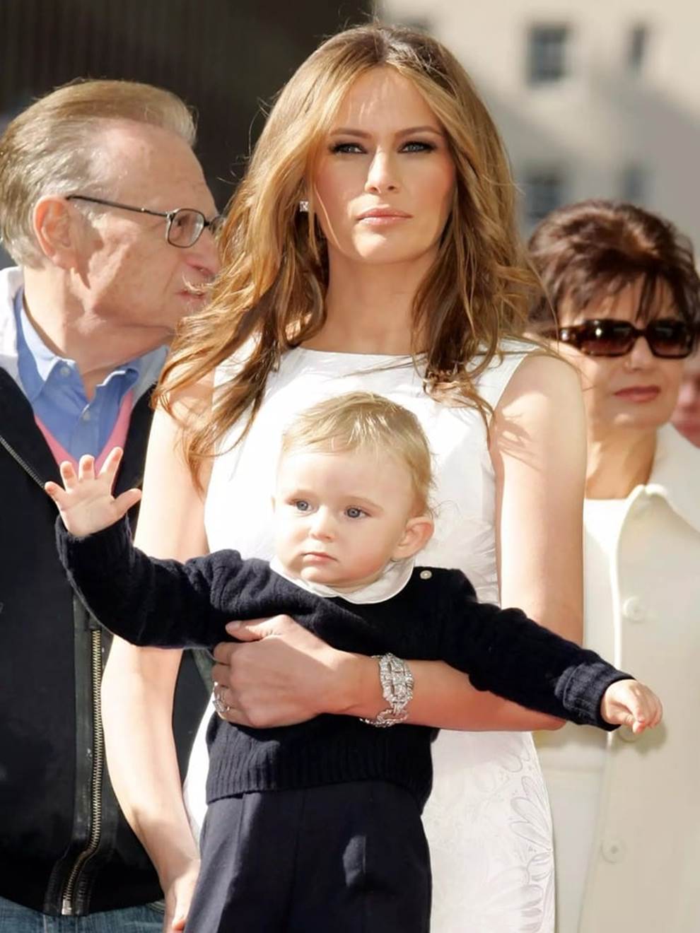 Hoàng tử Barron Trump gây sốt trong lễ nhậm chức của cha-2