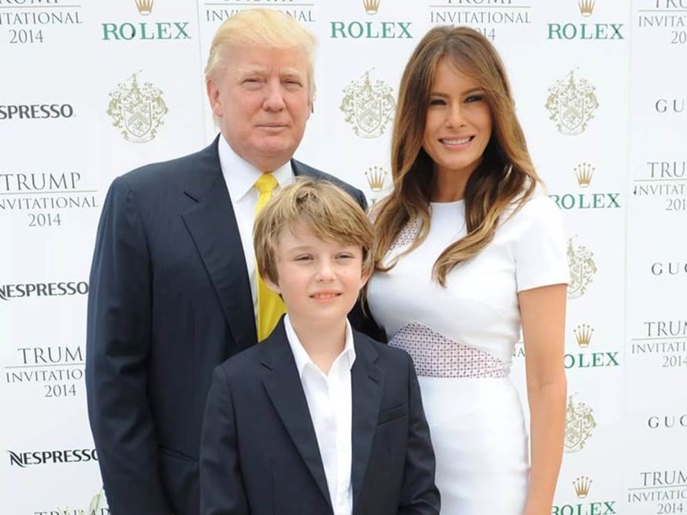 Hoàng tử Barron Trump gây sốt trong lễ nhậm chức của cha-3