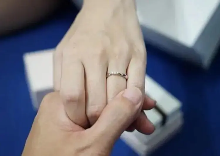 Con trai qua đời, bố mẹ nộp đơn kiện vì di chúc bất thường chỉ có tên 1 người lạ”, toà án ra phán quyết: Ông bà không được quyền thừa kế”-4