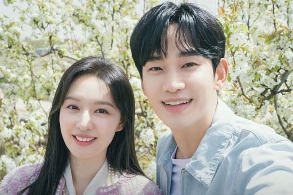 Kim Soo Hyun nói rõ việc phim giả tình thật với Kim Ji Won-1