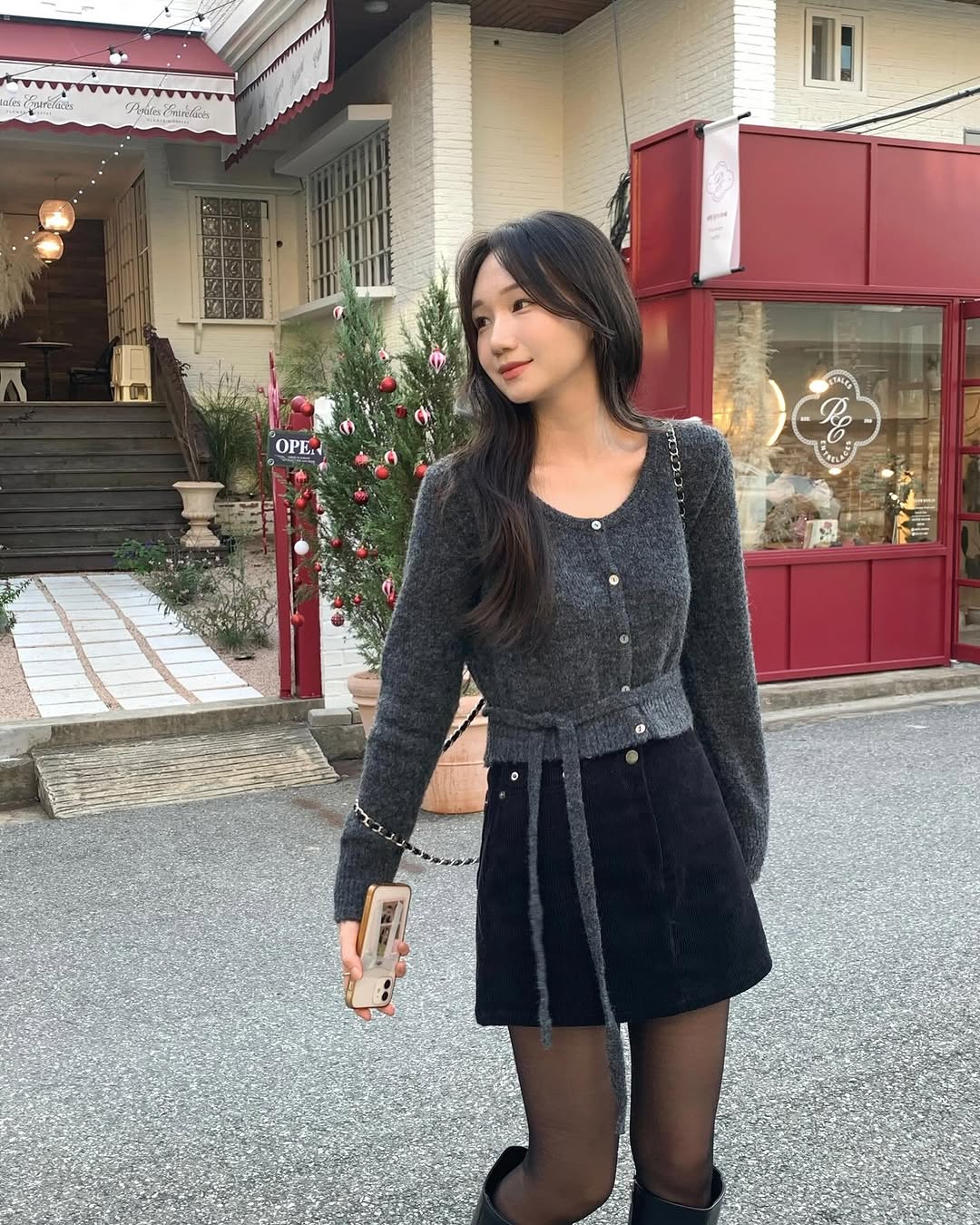 5 chiêu diện váy vừa ấm áp vừa trẻ trung trong ngày lạnh-1