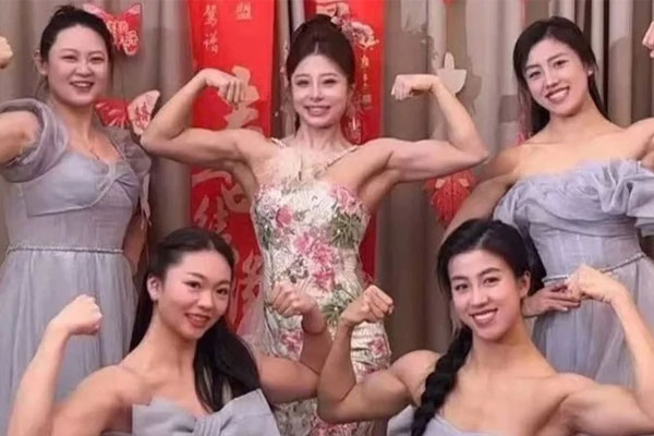 Cô dâu đội vương miện vàng, tự chuẩn bị biệt thự, siêu xe... trị giá 100 tỷ đồng làm của hồi môn-5