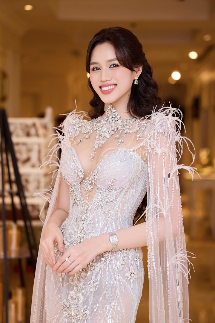 Hoa hậu Đỗ Thị Hà lần đầu hé lộ cơ ngơi sang trọng-4