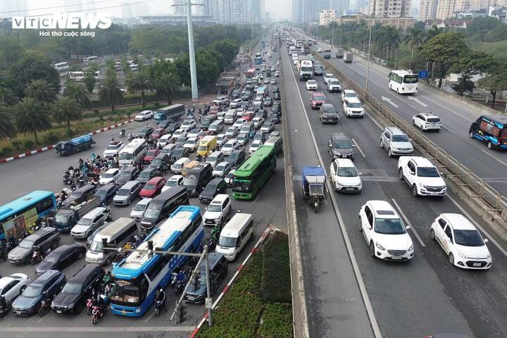 Tạm thời cho ô tô đi vào làn khẩn cấp trên tuyến vành đai 3 TP Hà Nội-1