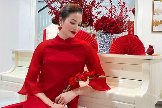 Động thái gây chú ý của Phạm Hương giữa lúc liên tục bị soi