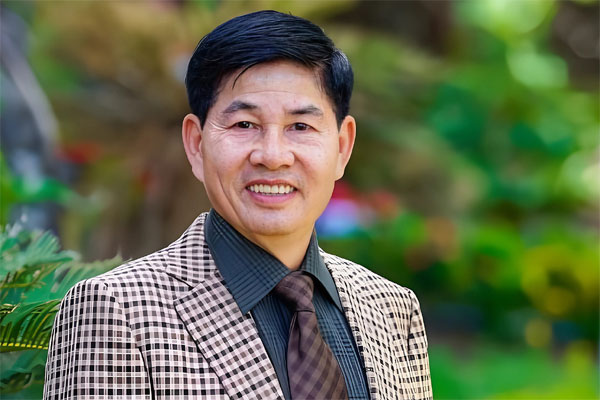 Đại gia dùng 2 trực thăng chở gia đình về quê ăn Tết, người dân kéo nhau ra xem-2