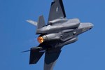 Phi công F-35 Mỹ thoát nạn trong gang tấc khi máy bay rơi