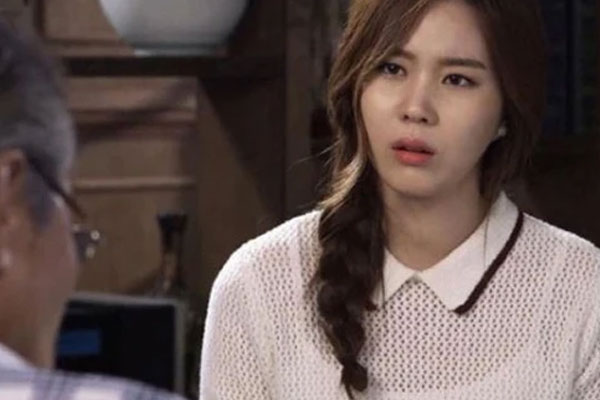 Mừng tuổi mẹ chồng 500 nghìn đồng, tôi ấm ức rơi nước mắt trước câu nói của bà-2