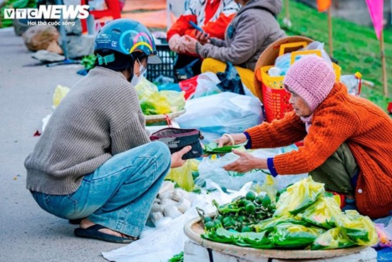 Mở hàng đầu năm Ất Tỵ 2025 ngày nào, giờ nào đẹp?