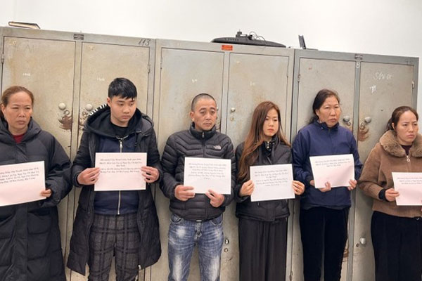 Công an TP HCM bắt thanh niên giật điện thoại-2