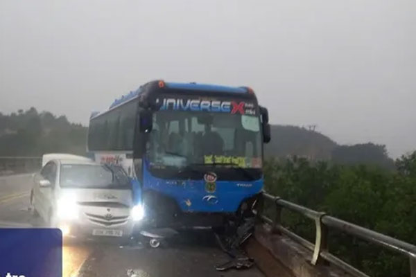 Sức khỏe cháu bé sống sót sau vụ tai nạn ô tô khiến 7 người tử vong ở Nam Định-2