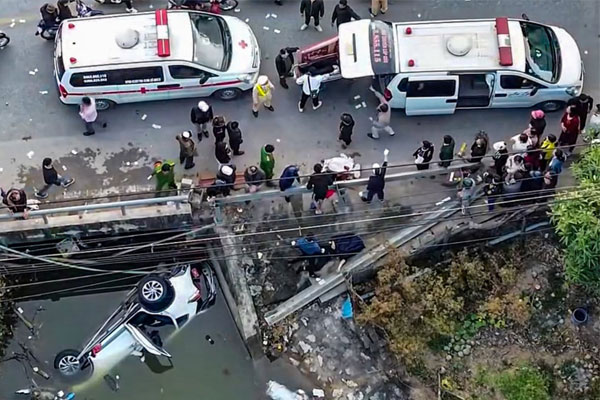 Xác định nguyên nhân ban đầu vụ ô tô lao xuống mương khiến 7 người tử vong ở Nam Định-1