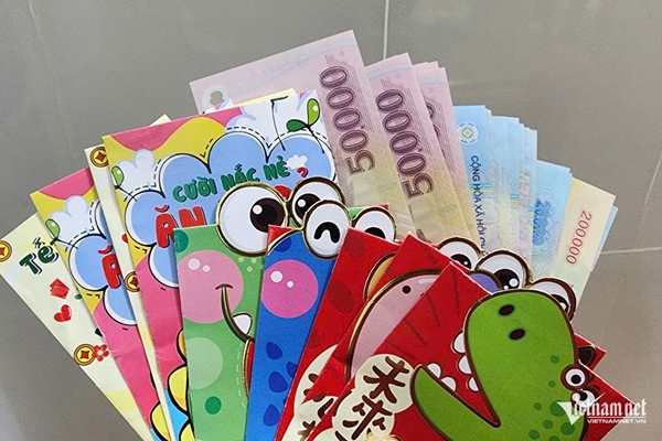 Vừa lì xì xong thì cháu gái bảo Anh của cháu ở nhà chưa có, cách xử lý xịn xò của một phụ huynh ở Hà Nội được khen ngợi-2