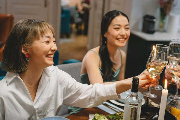 Choáng váng vì lý do bố mẹ chồng giữ hết tiền mừng tuổi của cháu nội-2