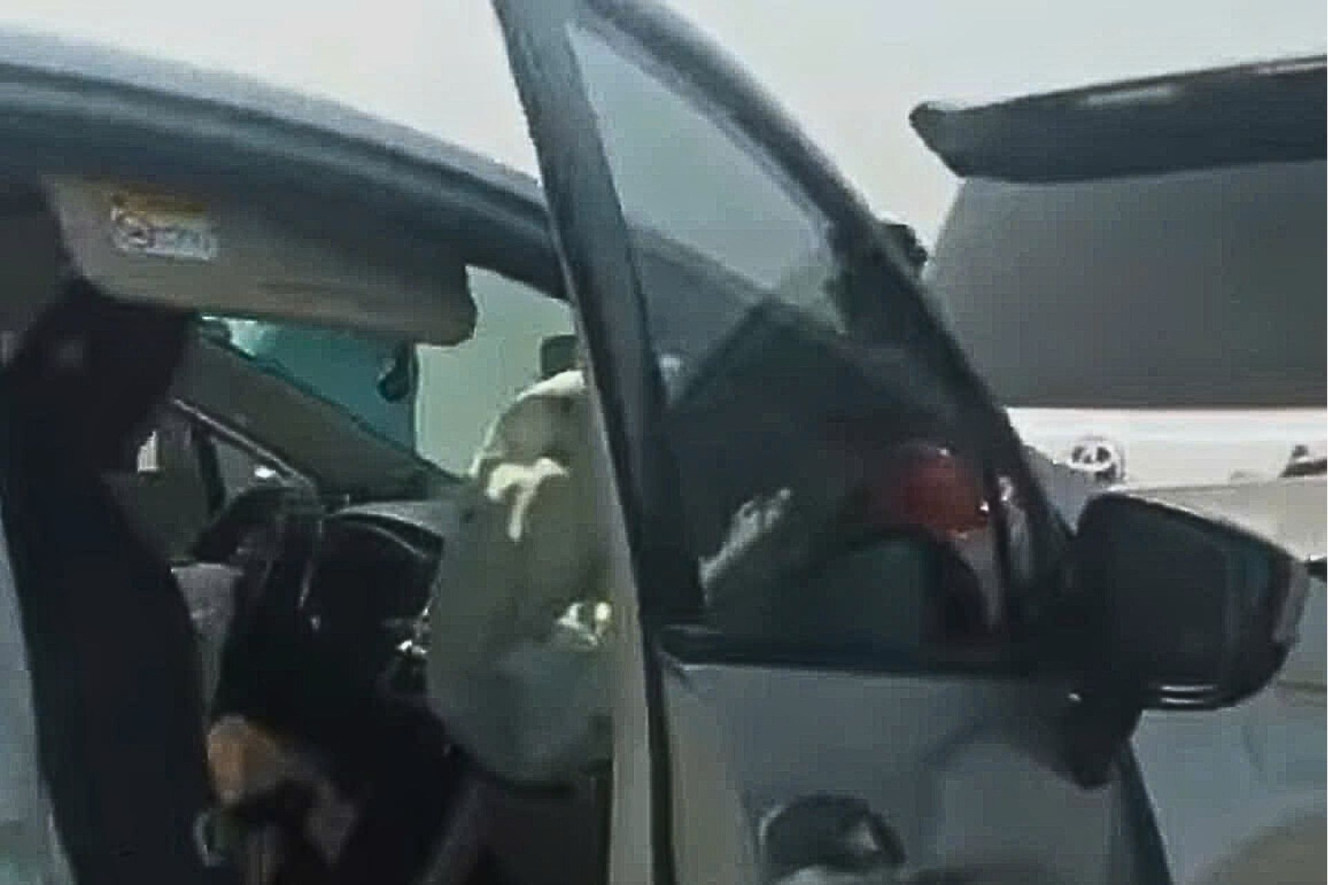 4 ô tô tông liên hoàn trên cao tốc TPHCM - Long Thành, ùn tắc kéo dài-2