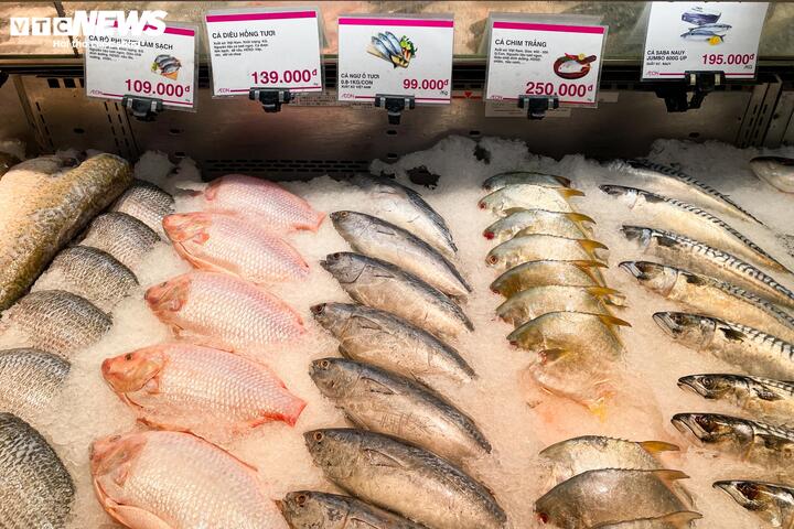 Siêu thị lại đầy ắp hàng hóa sau kỳ nghỉ Tết Nguyên đán Ất Tỵ-9