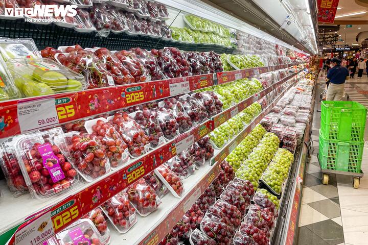 Siêu thị lại đầy ắp hàng hóa sau kỳ nghỉ Tết Nguyên đán Ất Tỵ-13