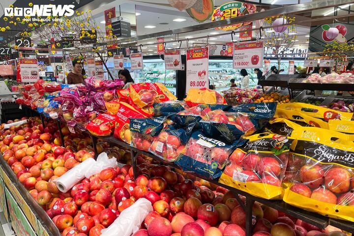 Siêu thị lại đầy ắp hàng hóa sau kỳ nghỉ Tết Nguyên đán Ất Tỵ-14