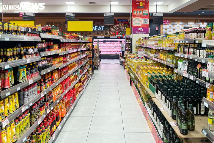 Siêu thị lại đầy ắp hàng hóa sau kỳ nghỉ Tết Nguyên đán Ất Tỵ-17