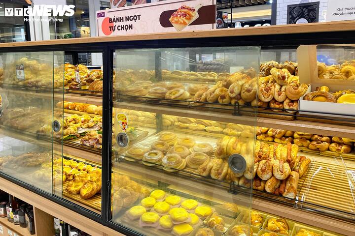 Siêu thị lại đầy ắp hàng hóa sau kỳ nghỉ Tết Nguyên đán Ất Tỵ-20