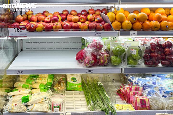 Siêu thị lại đầy ắp hàng hóa sau kỳ nghỉ Tết Nguyên đán Ất Tỵ-21