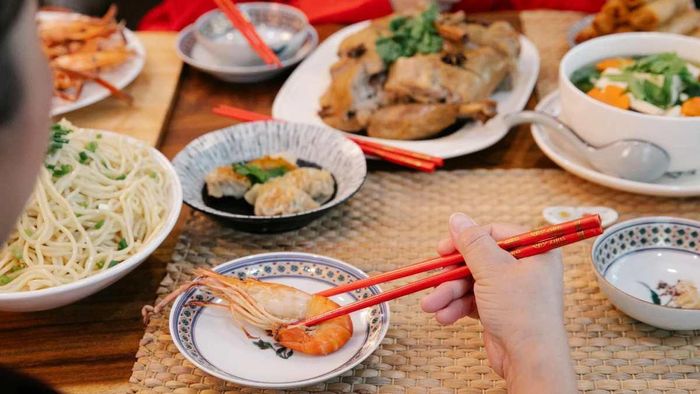 Tuyên bố bất ngờ của người cha sau lễ mừng thọ 30 mâm do con trai tổ chức-1