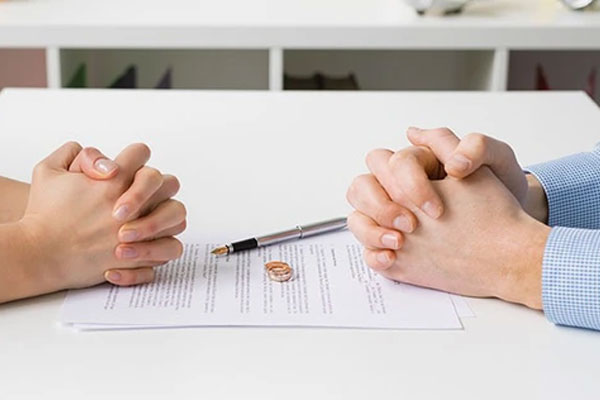 Vợ vừa mắc bệnh hiểm nghèo, chồng lập tức trở mặt nộp đơn ly hôn-3