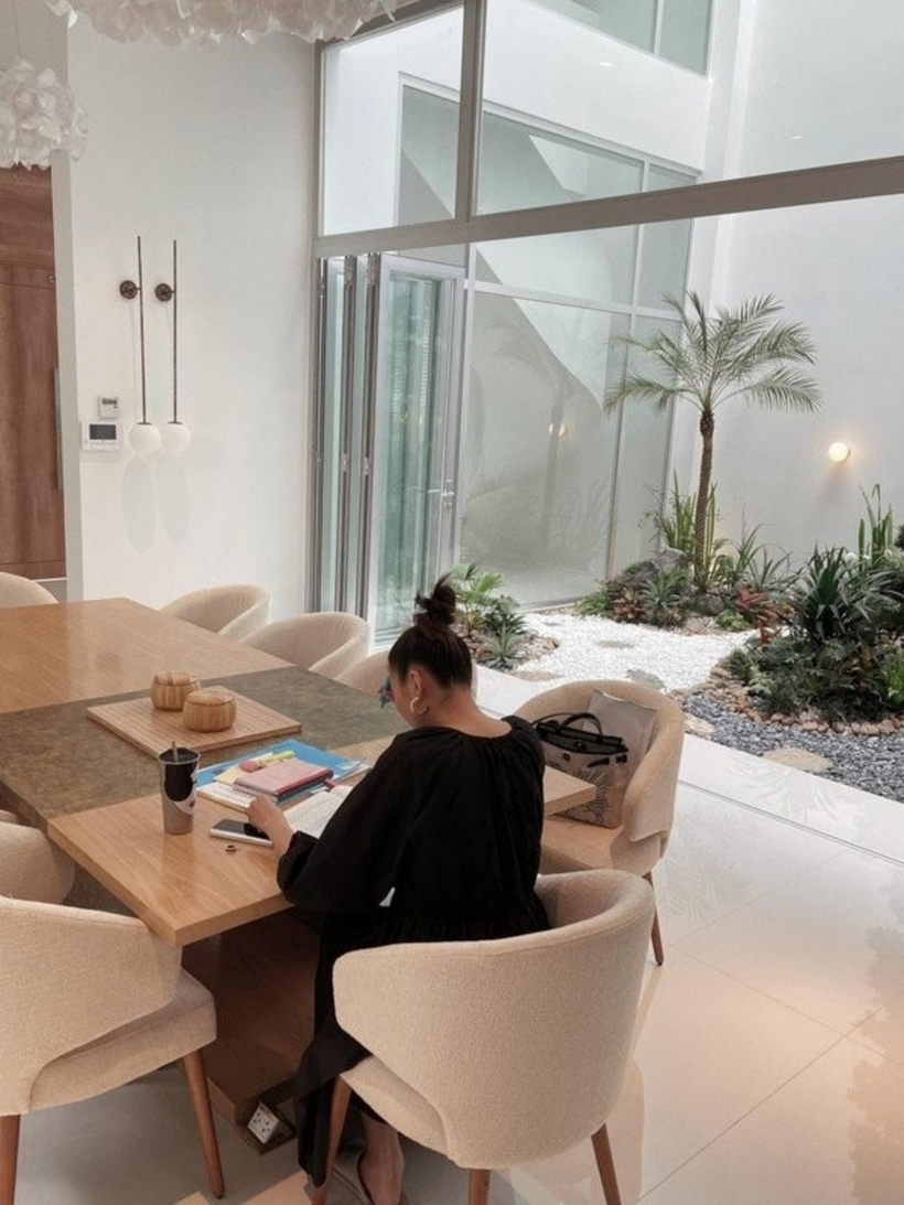Cơ ngơi triệu đô” của sao Việt: Choáng ngợp trước biệt thự bề thế như lâu đài của Thanh Hằng-9