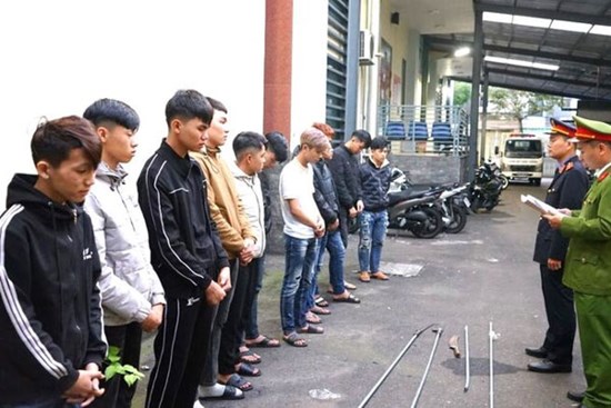 Bắt nhóm thanh thiếu niên hỗn chiến trong đêm Giao thừa