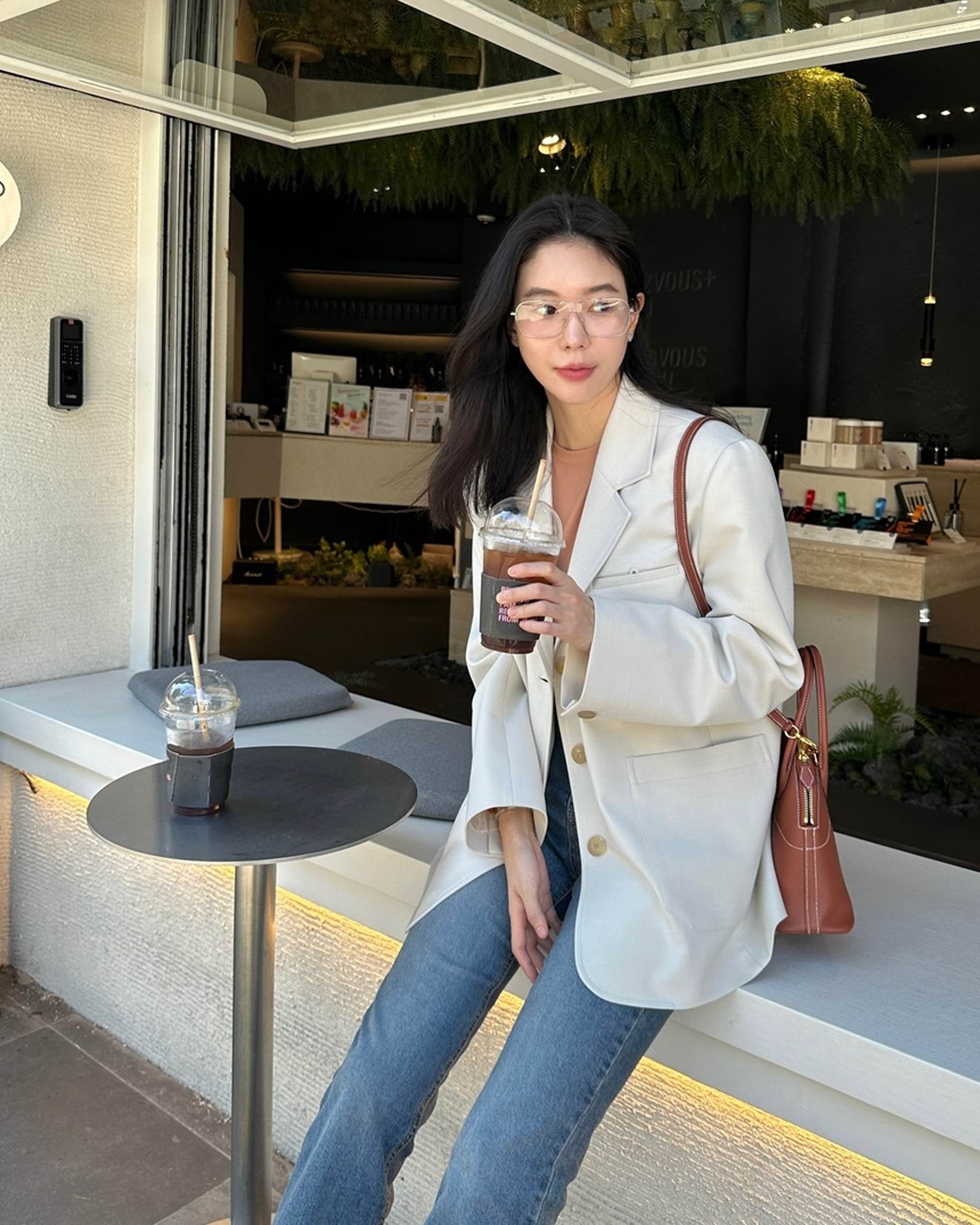 10 bộ trang phục lên hình sống ảo tuyệt đẹp-3