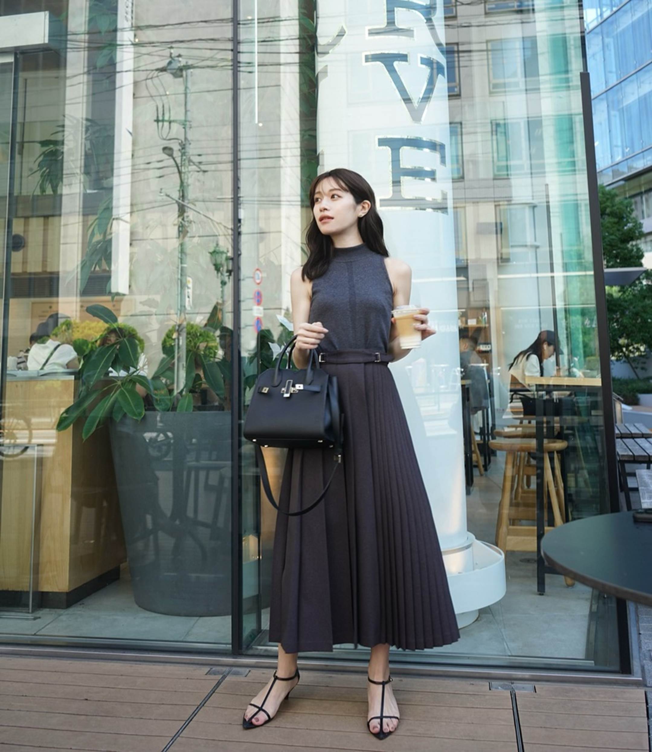 10 bộ trang phục lên hình sống ảo tuyệt đẹp-6