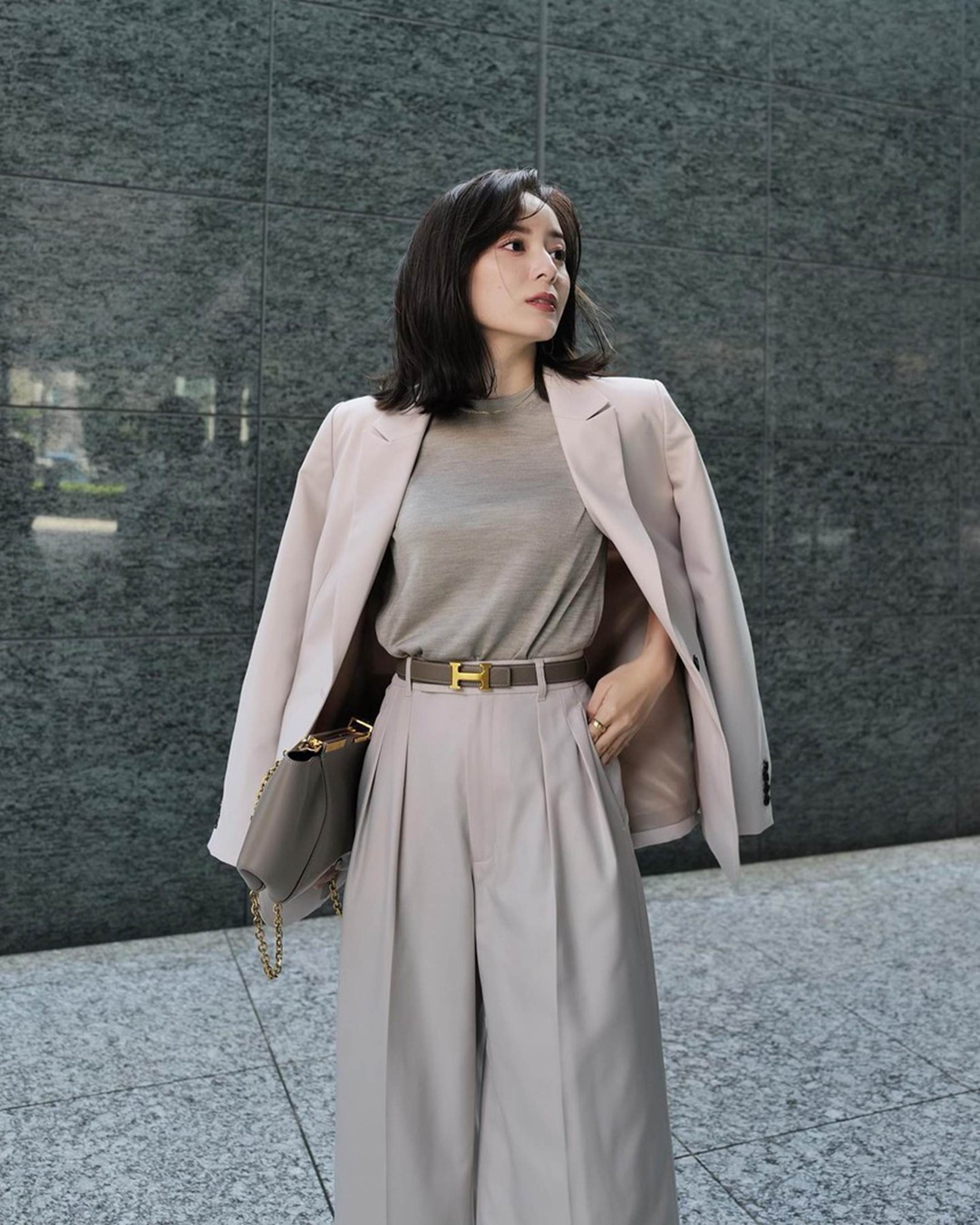 10 bộ trang phục lên hình sống ảo tuyệt đẹp-9