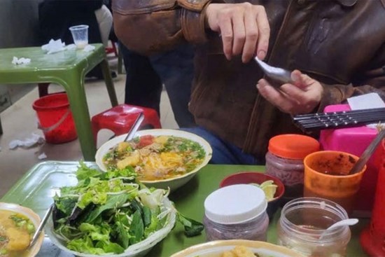Quán bún riêu 1,2 triệu đồng/3 bát khi nào mở lại, tiền thừa được xử lý ra sao?