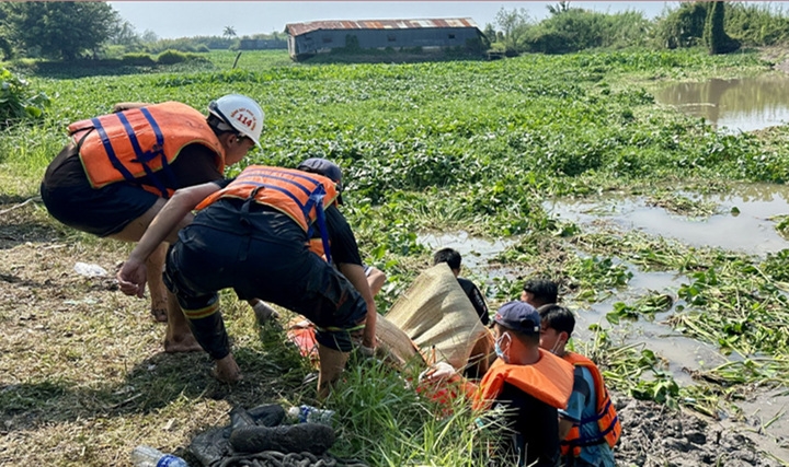 Tìm thấy thi thể 3 thanh niên bị nước hút vào cống ở Bến Tre-1